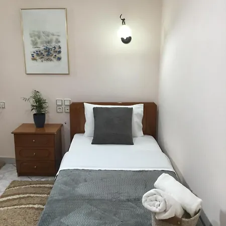 Triantafyllou Hotel *