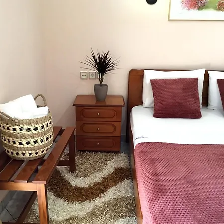 Triantafyllou Hotel *